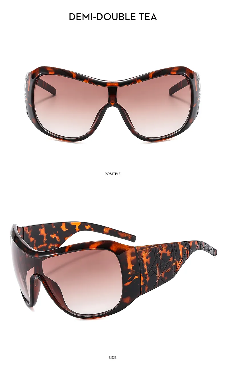 Exaggerated Square Full Frame Sunglasses in Dyed Black with PC Lens Material for Unisex