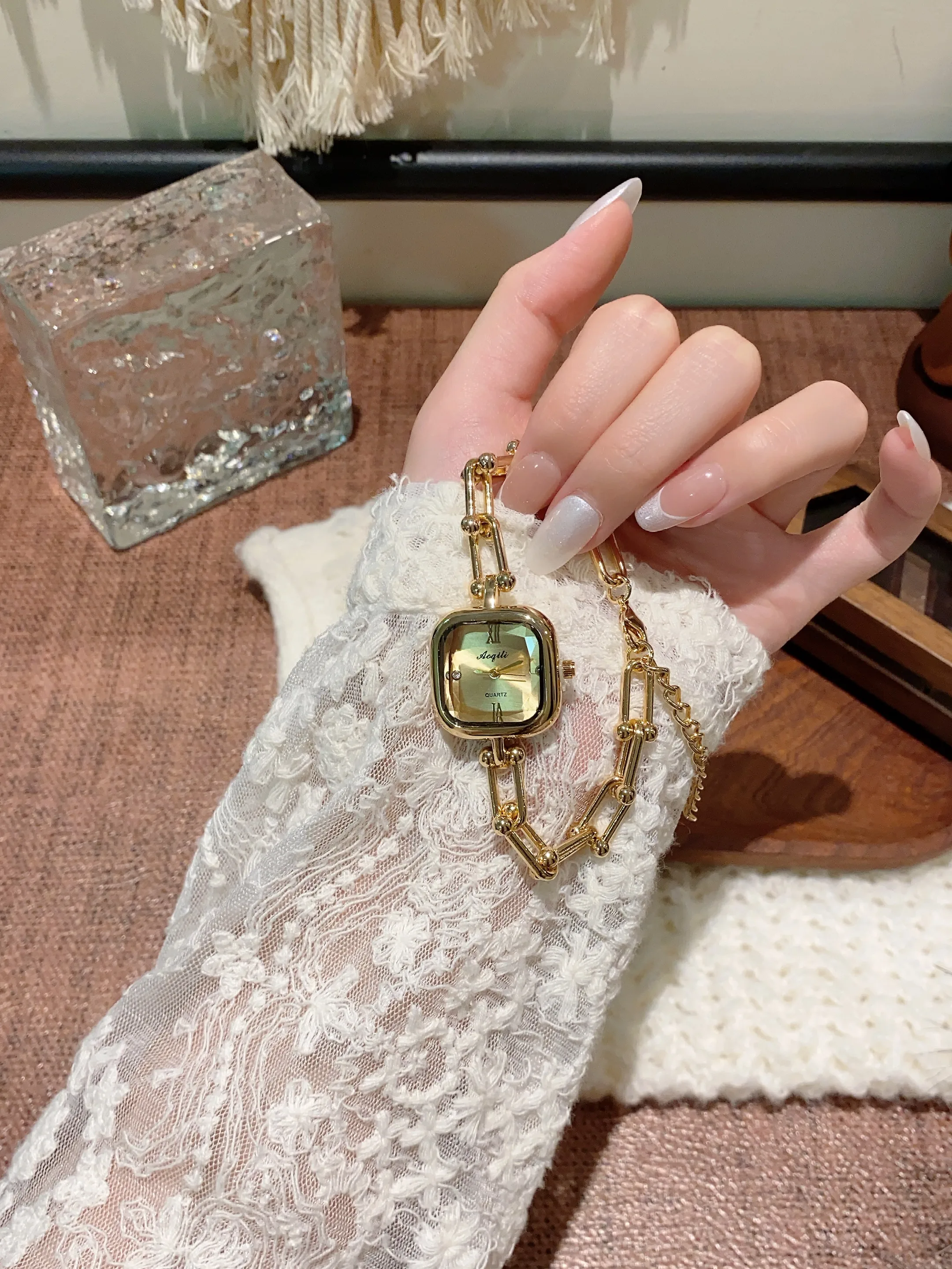 Women's Casual Square Dial Quartz Bracelet Watch with Alloy Strap