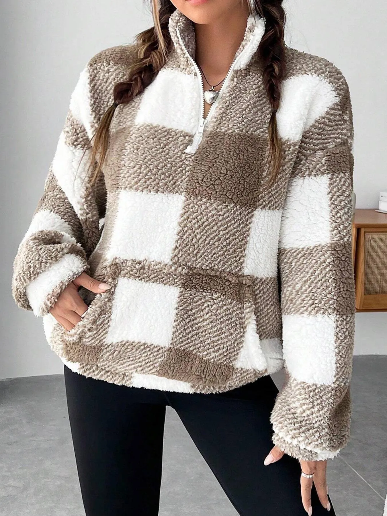 Loose Fit Patchwork Sport Hoodie with Zipper and Long Sleeves