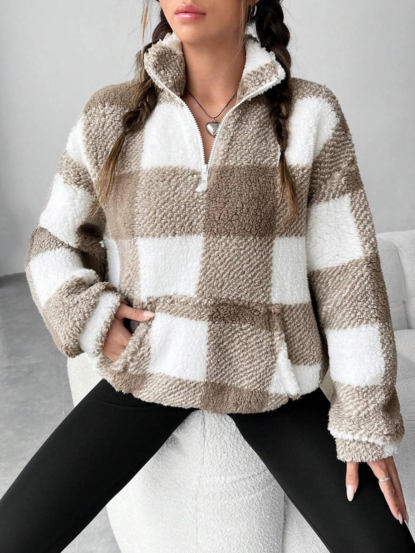 Loose Fit Patchwork Sport Hoodie with Zipper and Long Sleeves