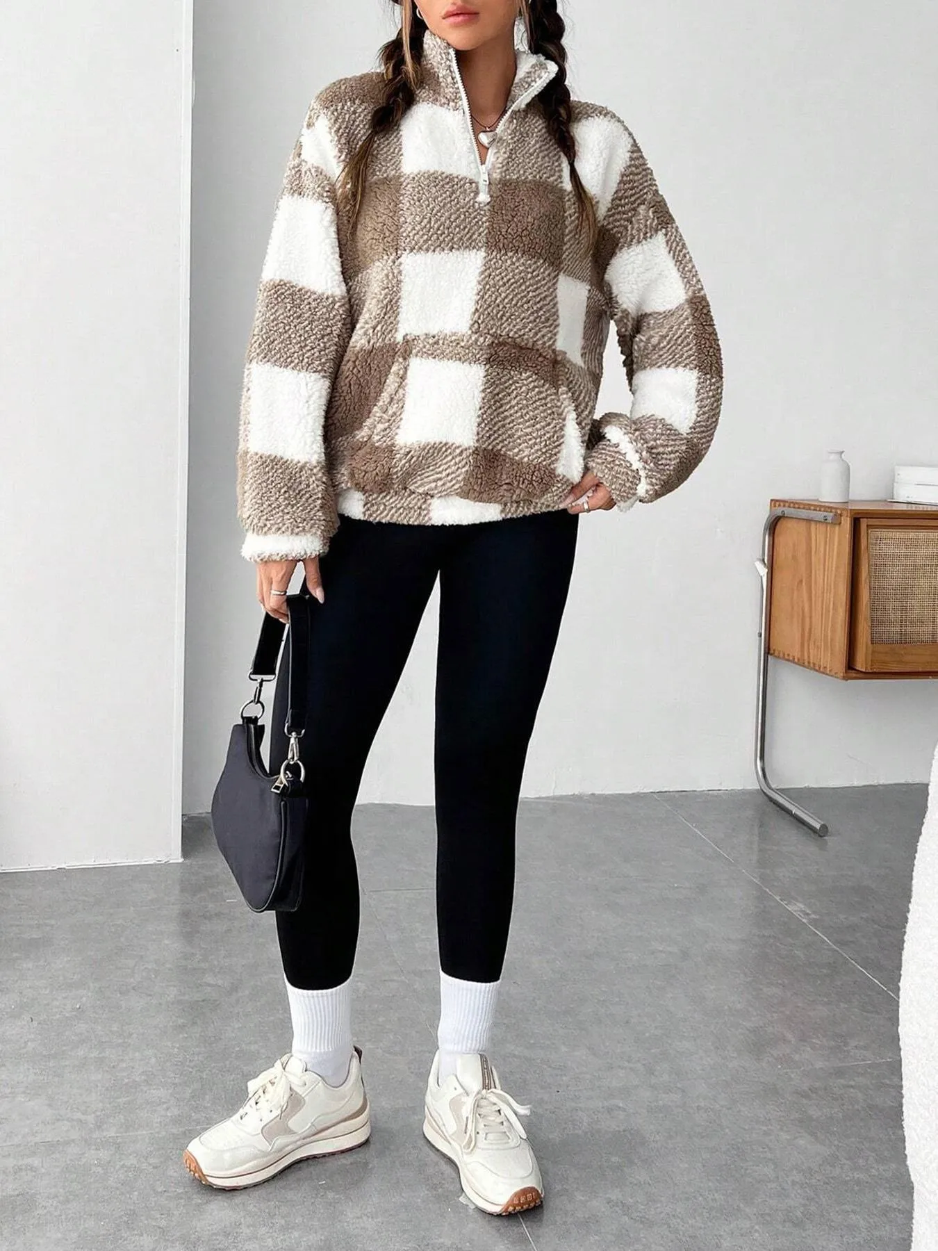 Loose Fit Patchwork Sport Hoodie with Zipper and Long Sleeves