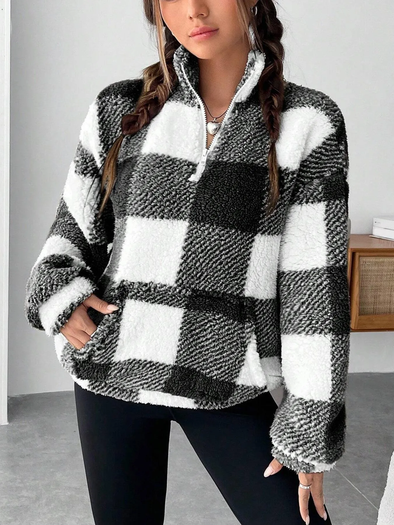 Loose Fit Patchwork Sport Hoodie with Zipper and Long Sleeves