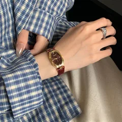 Women's Oval Dial Quartz Watch with Ordinary Glass Mirror and Pointer Display, Featuring Pin Buckle Strap