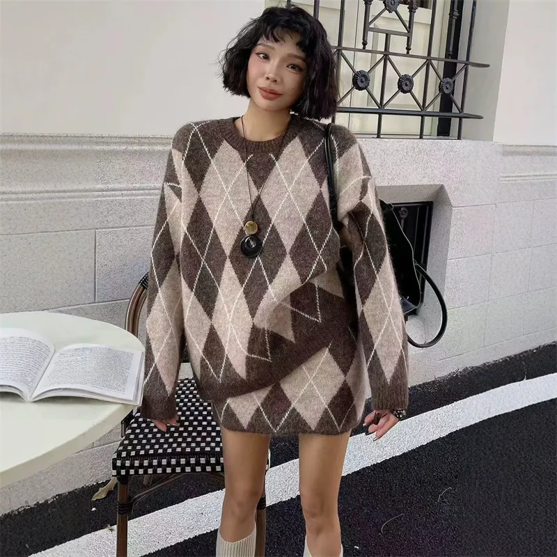 Color Block Long Sleeve Sweater in Knitted Fabric with Loose Fit for Commute