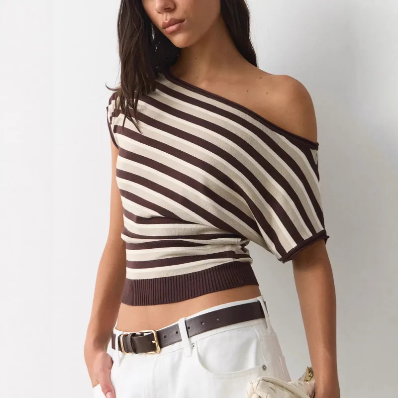 Vintage Style Stripe T-shirt with Short Sleeve in Polyester Featuring Contrast Binding