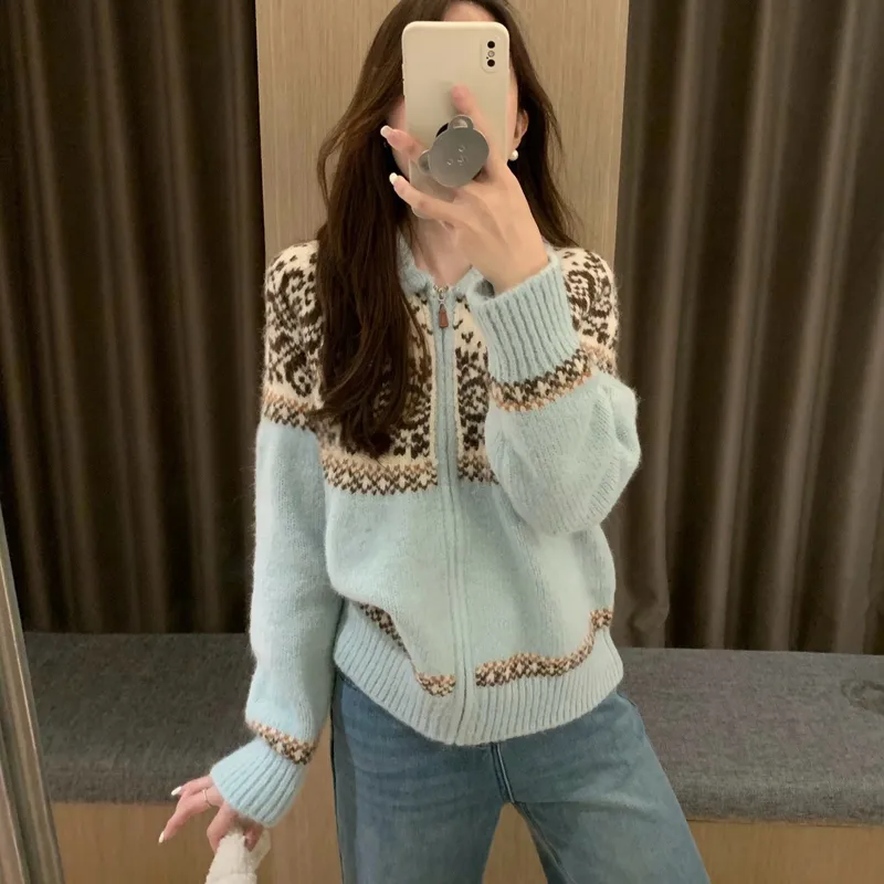 Vintage Style Geometric Long Sleeve Knitted Fabric Sweater for Women Featuring Jacquard Craft and Zipper Closure