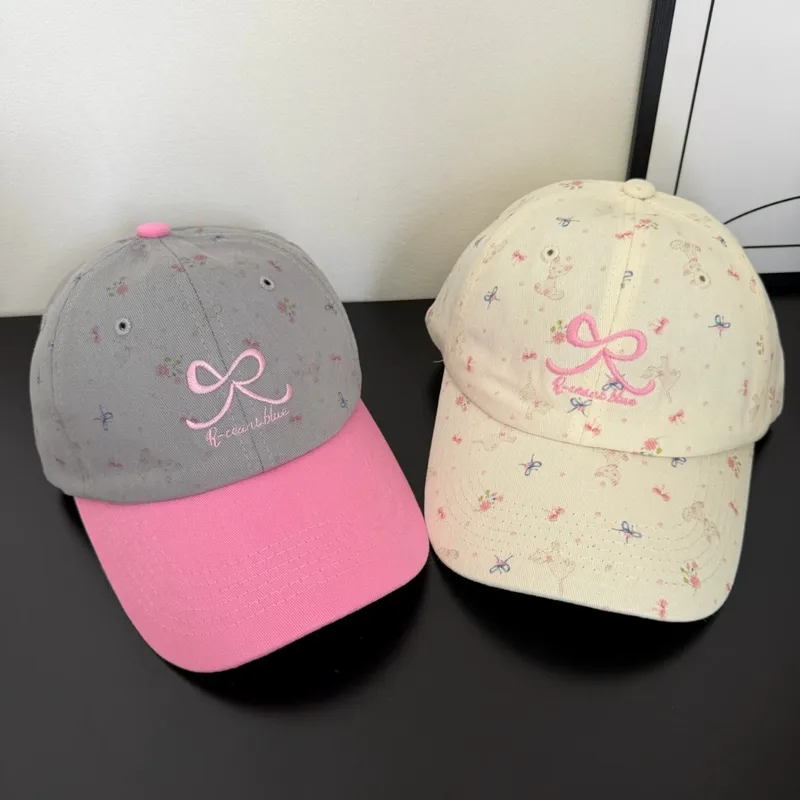 Retro Women’s Baseball Cap with Curved Brim Featuring Embroidery and UV Protection in Cotton Material