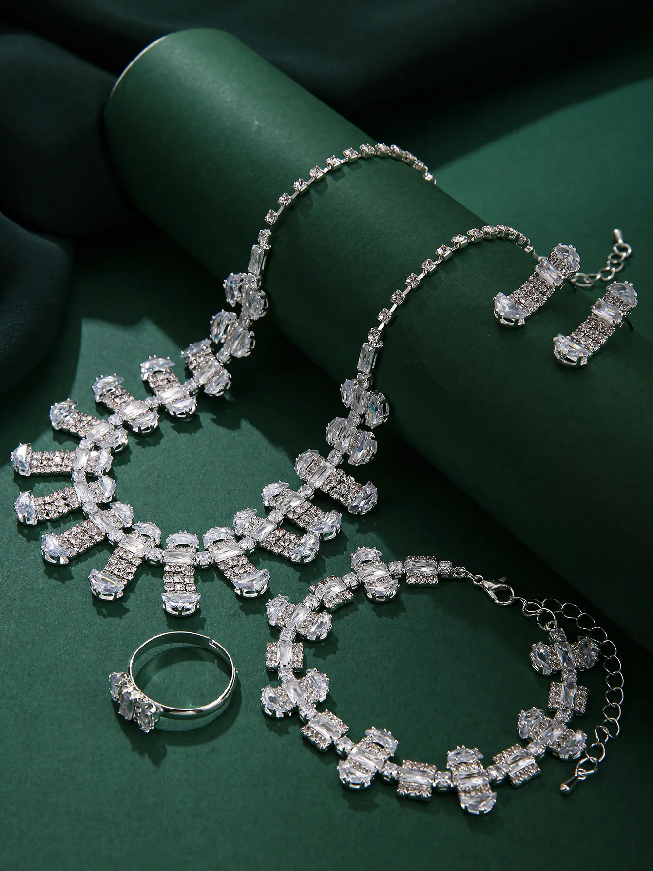 Women’s Jewelry Set Featuring Jewelry Pattern, Electroplated Alloy with Zircon in Claw Setting