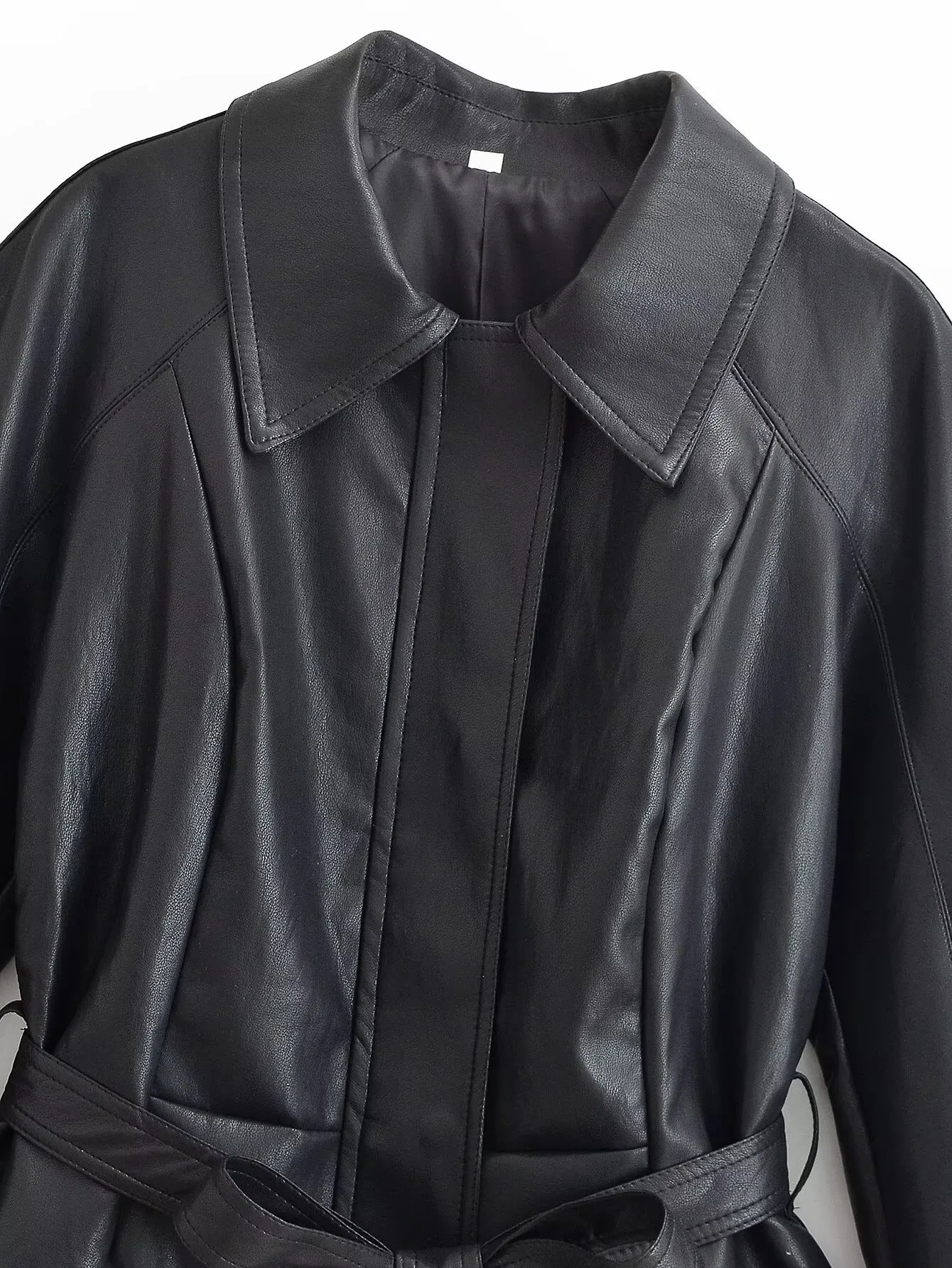 British Style Solid Color Leather Jacket for Women with Zipper Placket, Lapel Collar, and Regular Sleeves in PU Fabric