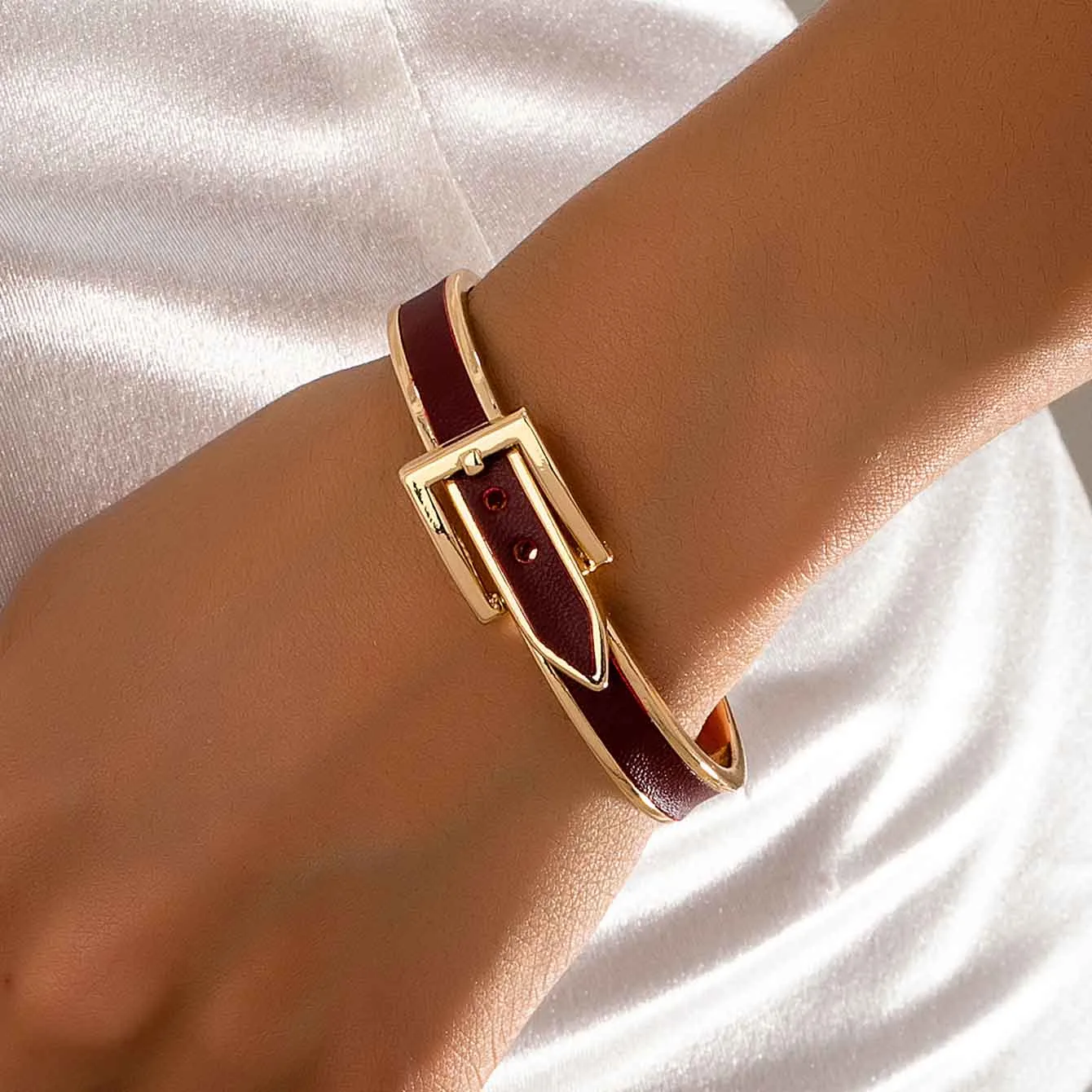 Simple Style Rectangle Leather Bangle for Women in Alloy with Water Plating and Golden Plated Finish