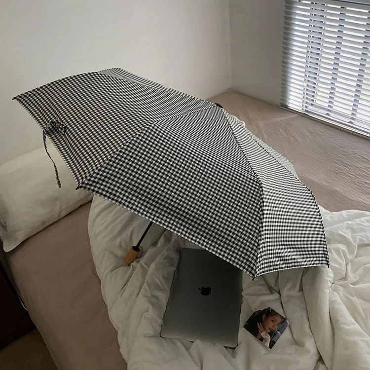 Rubber Umbrella for Home Textiles & Decor, Available in Various Styles for Sunny Weather