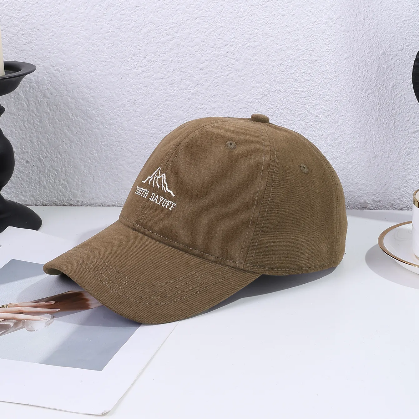Unisex Casual Embroidered Baseball Cap with Curved Brim for All Seasons