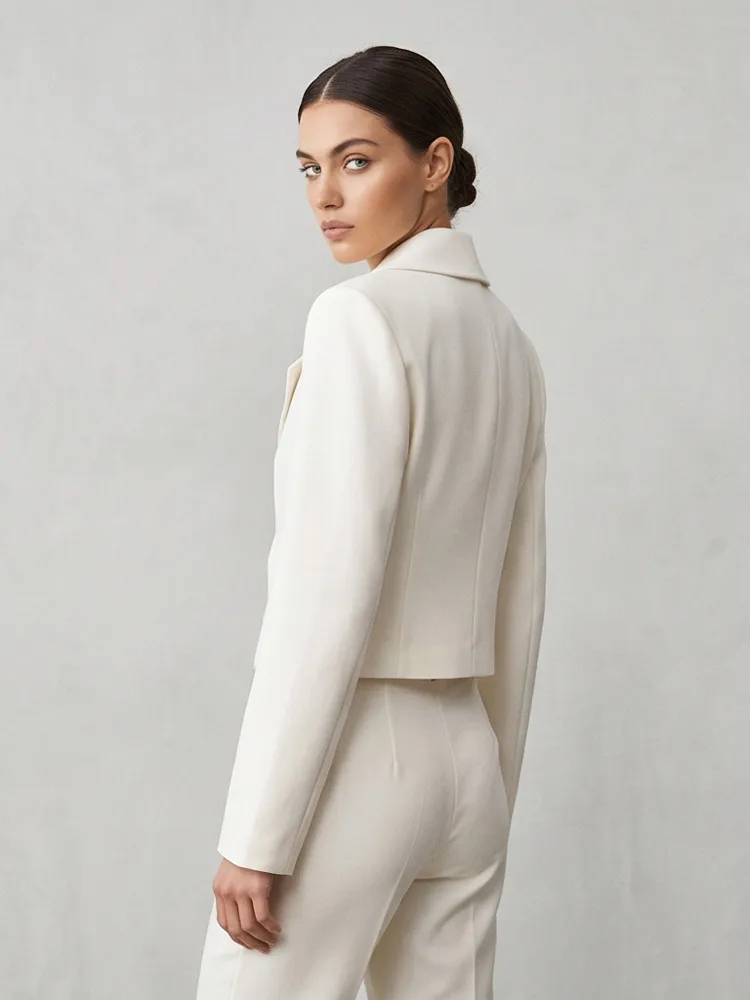 Elegant Solid Color Long Sleeve Polyester Blazer with Lapel Collar and Single Breasted Closure