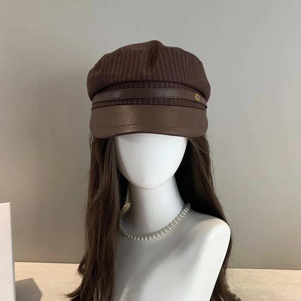 British Style Women’s Stripe Newsboy Cap with Curved Brim, Featuring PU Leather Material and Splicing Craft for UV Protection