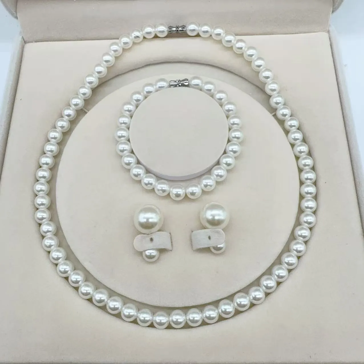 Handmade Simple Style Necklace for Women Featuring Imitation Pearl Pattern with Beaded Chain Jewelry Set