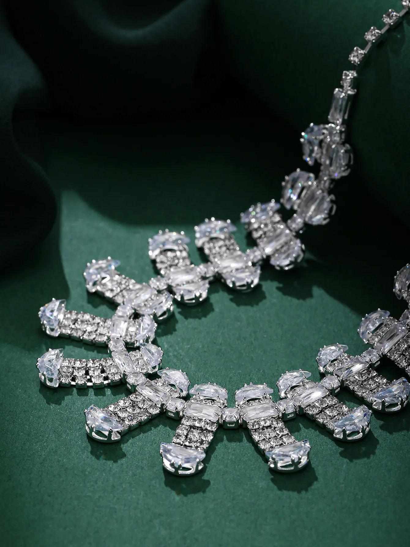 Women’s Jewelry Set Featuring Jewelry Pattern, Electroplated Alloy with Zircon in Claw Setting