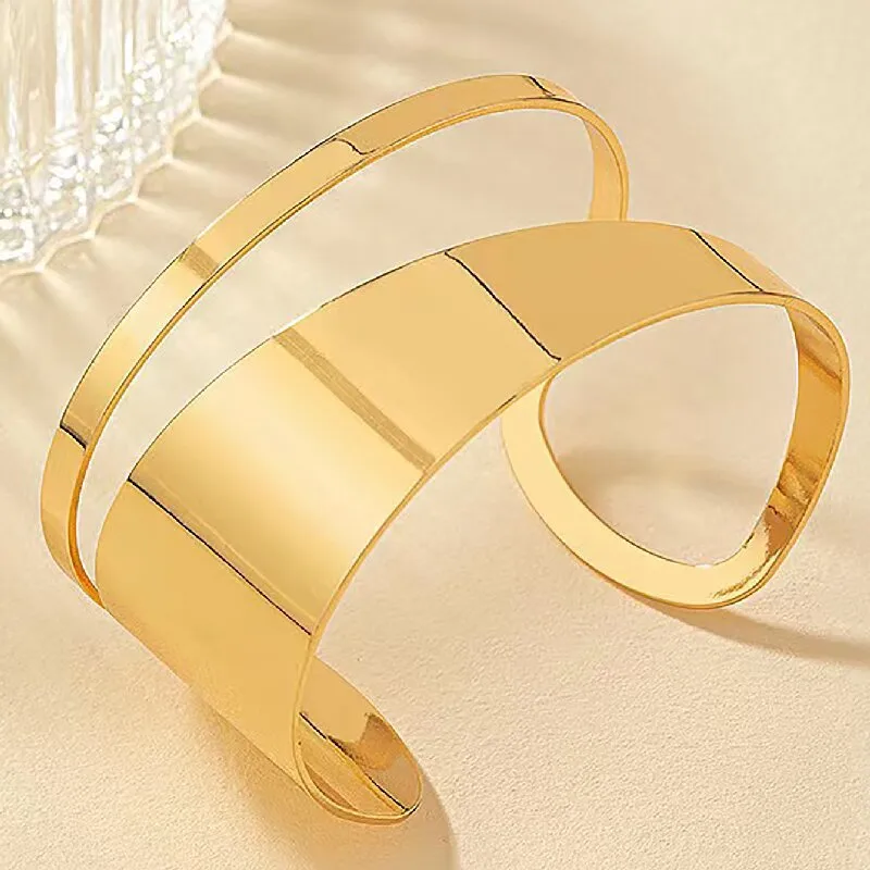 Simple Style O-Shape Gold Bangle Bracelet in Electroplated Iron, Unisex Design