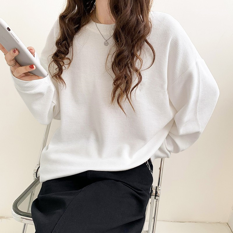 Vintage Style Women’s Long Sleeve Sweatshirt With Round Neck
