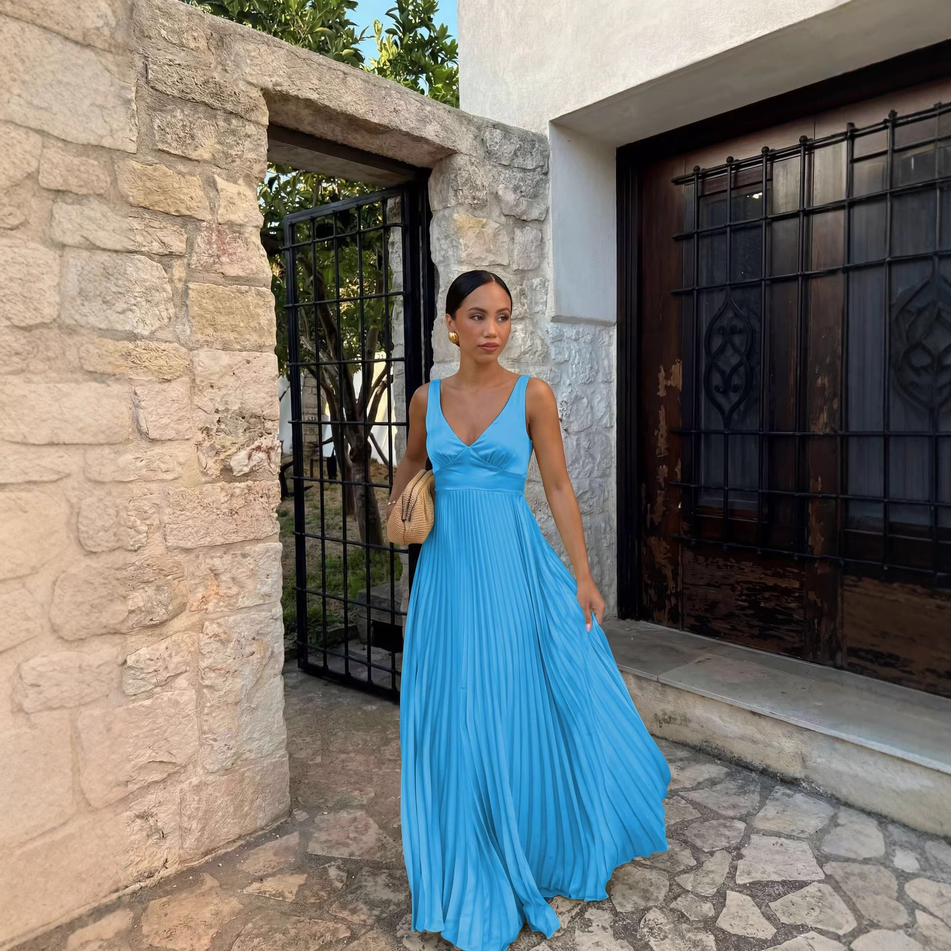 Solid Color Sleeveless V Neck Strap Dress