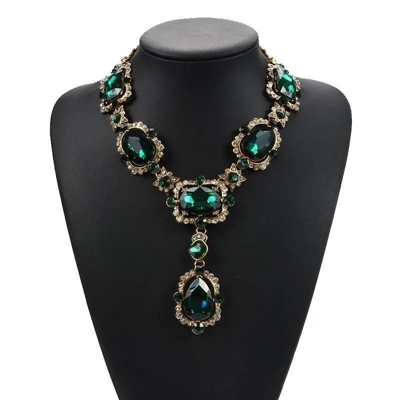 Casava Exaggerated Necklace