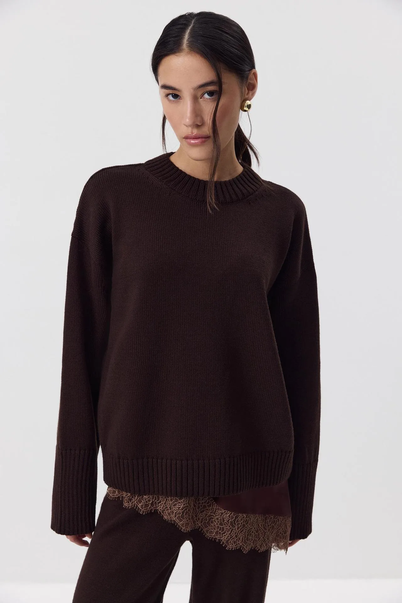 Solid Color Casual Long Sleeve Sweater in Cotton with Knitted Craft and Pullover Design