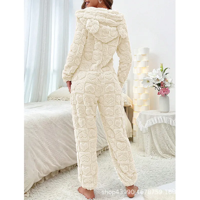 Women’s Velvet Pajamas with Plush Craft, Warm and Cozy for Autumn & Winter