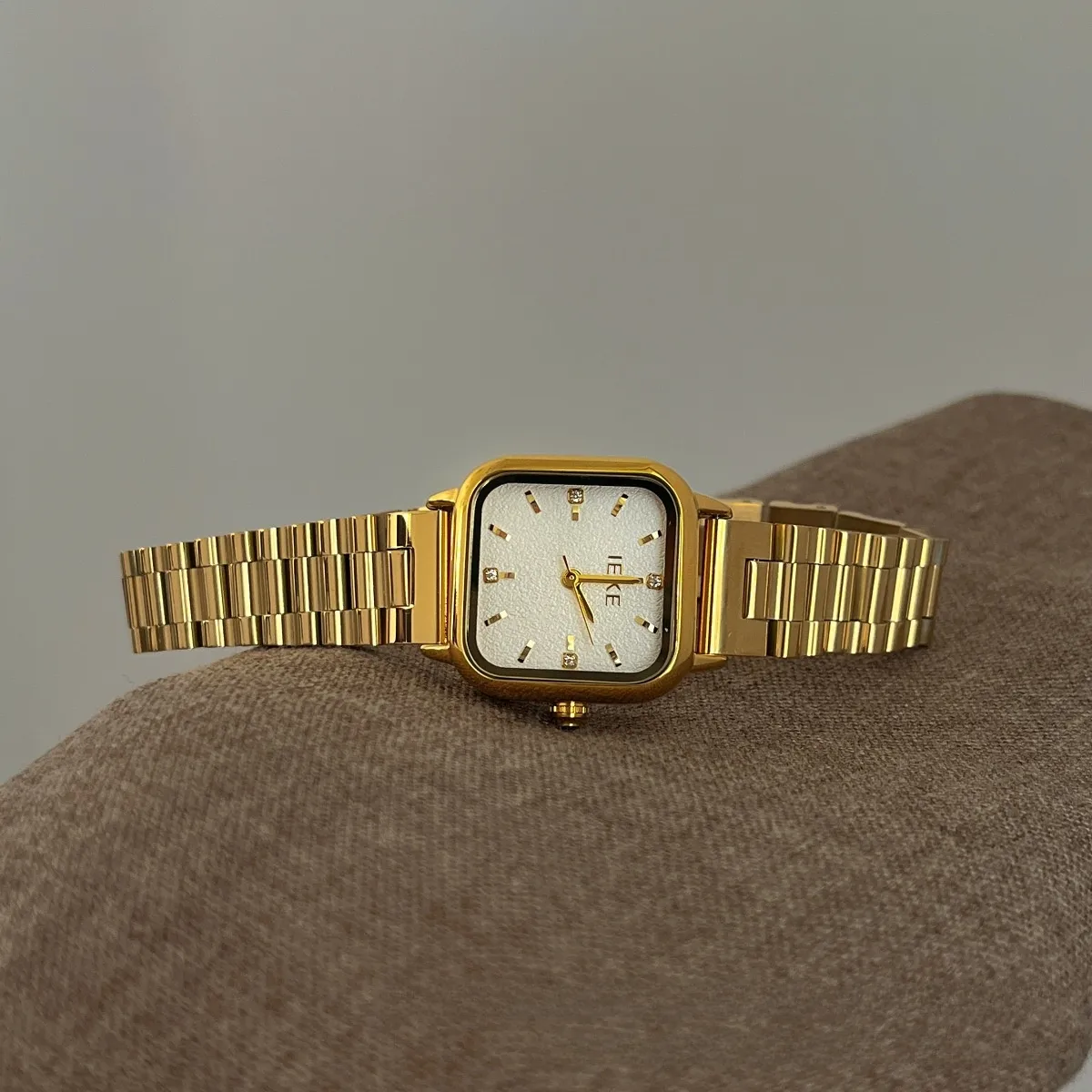 Women's Square Quartz Watch with Steel Belt Strap and Single Folding Buckle Featuring Ordinary Glass Mirror