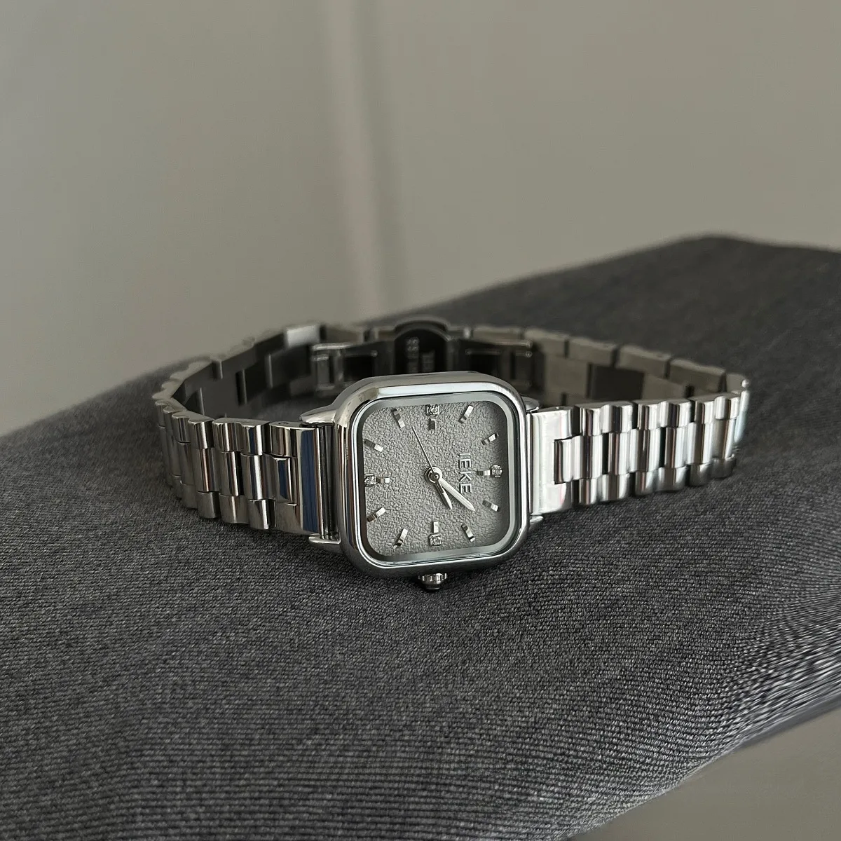 Women's Square Quartz Watch with Steel Belt Strap and Single Folding Buckle Featuring Ordinary Glass Mirror