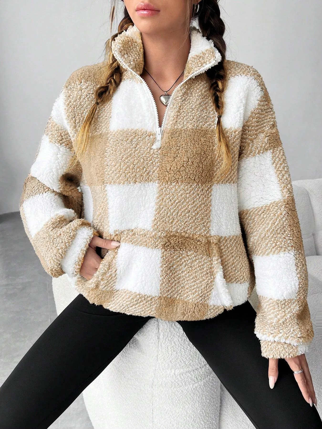 Loose Fit Patchwork Sport Hoodie with Zipper and Long Sleeves