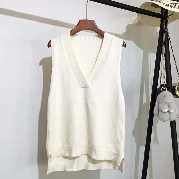 Elegant Loose Sleeveless V Neck Polyester Sweater for Women