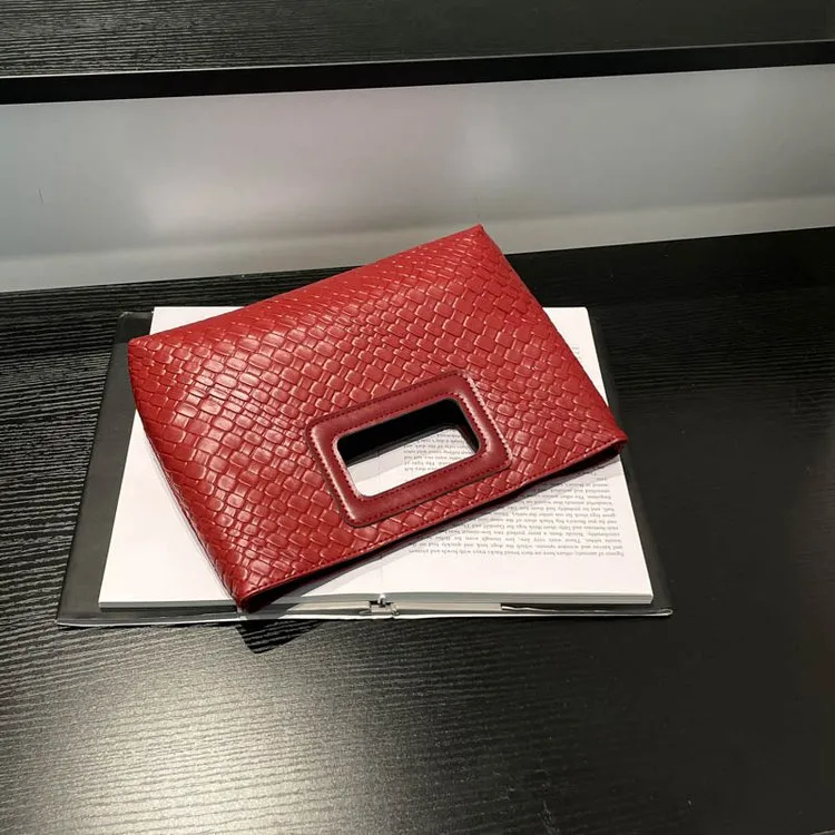 Solid Color Square PU Leather Clutch Bag for Unisex Featuring One-Piece Hollow Handle Design and Wear-Resistant Material