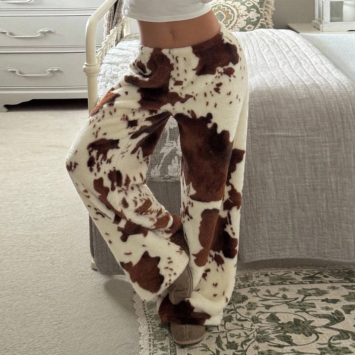 Full Length Casual Pants Made of Polyester Fabric with Printed Design for Casual Everyday Use