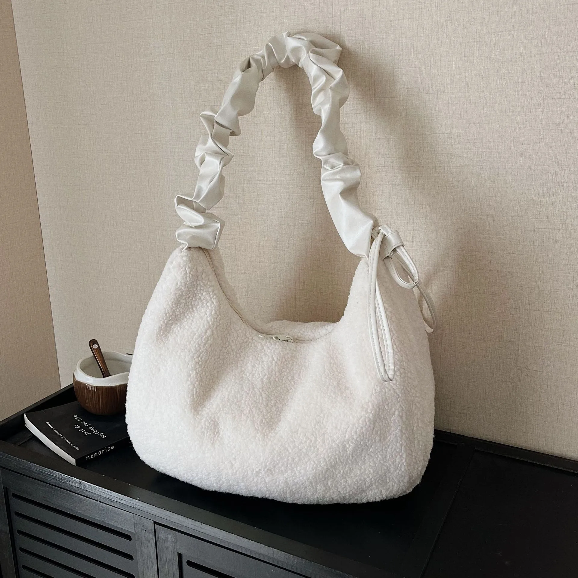 Women’s Underarm Bag in Cloud Shape Featuring Wool Material and Single Shoulder Strap