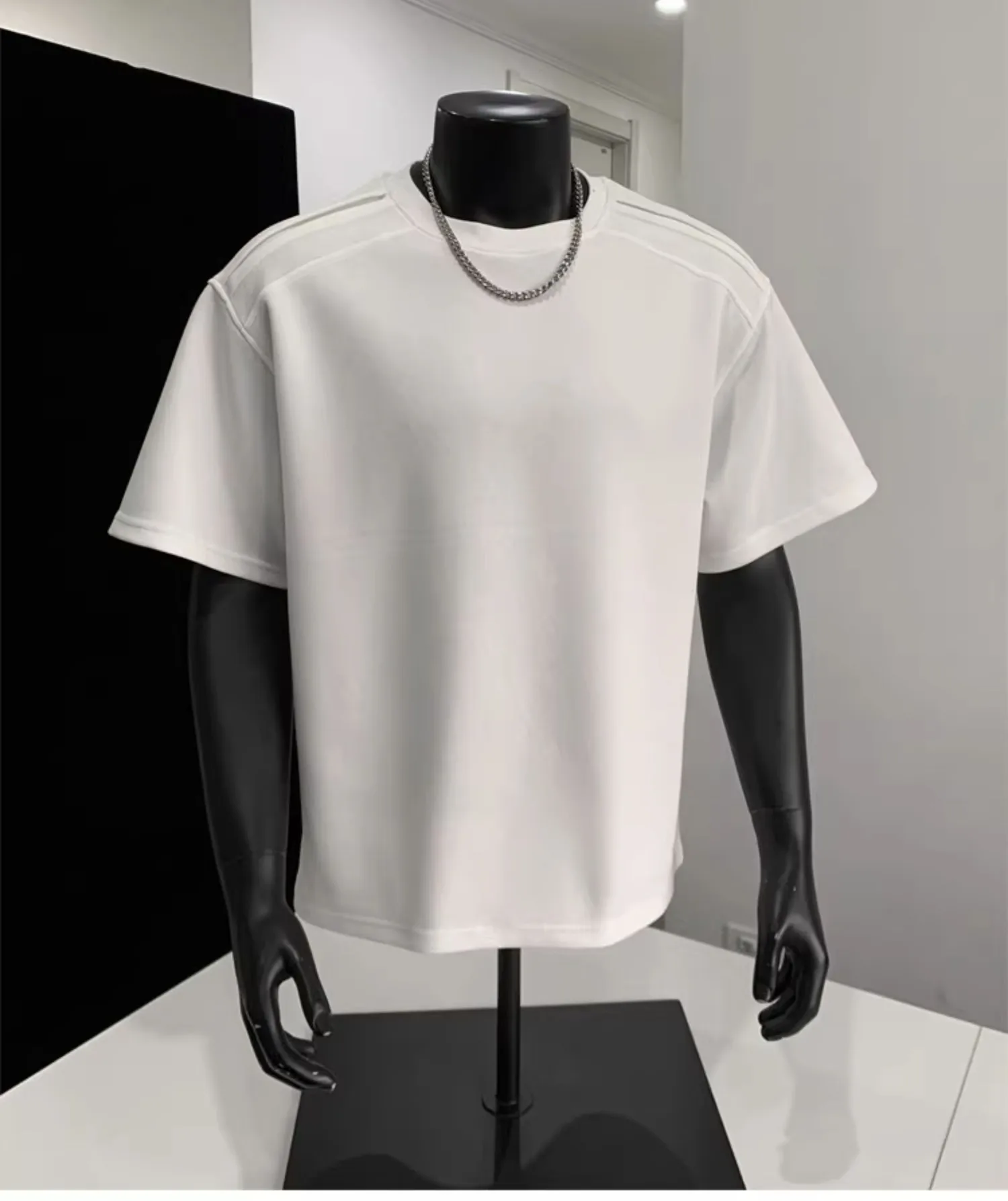 Solid Color Men's Short Sleeve T-Shirt in Simple Style, Polyester Fabric with Splicing Craft and Pullover Design