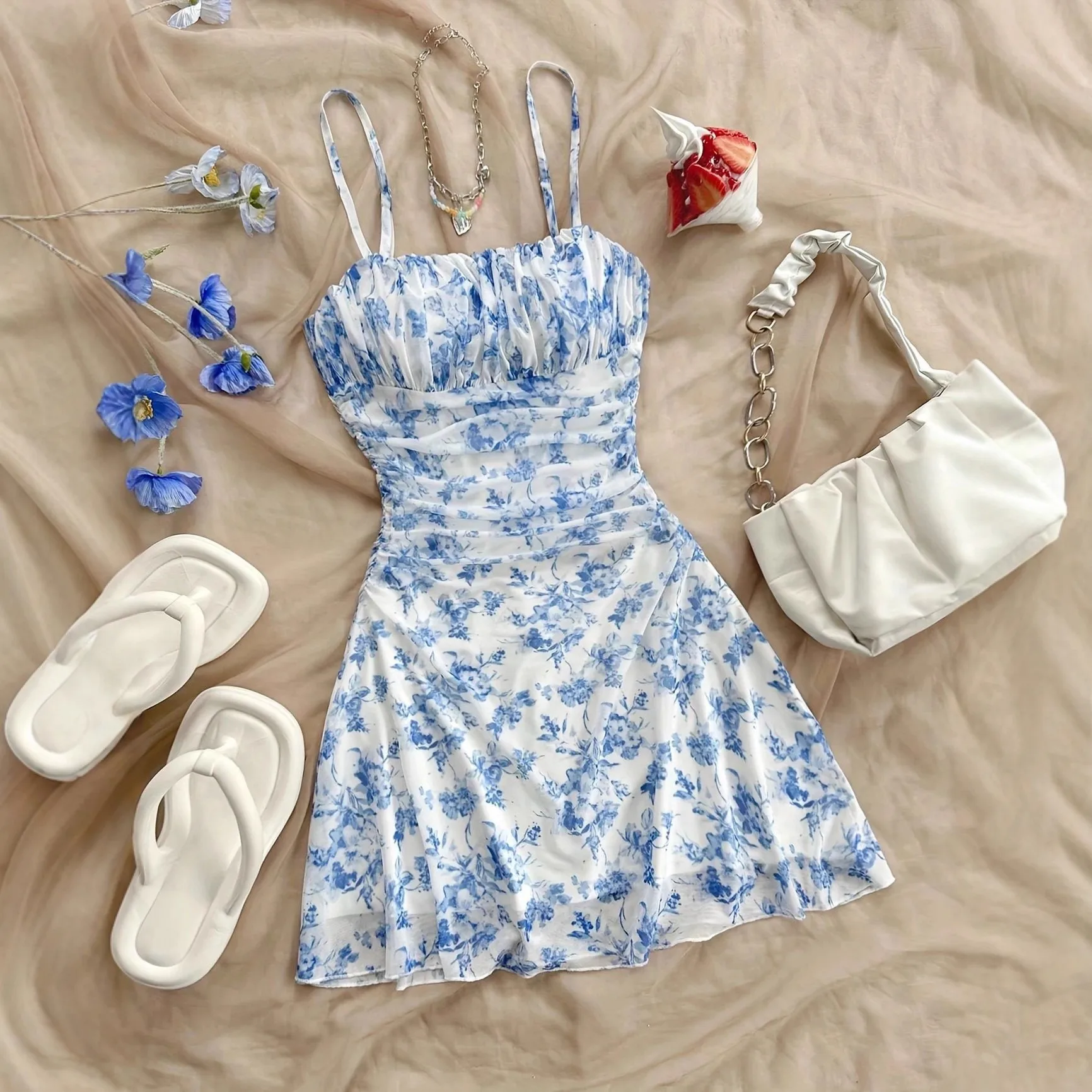 Ditsy Floral Sexy Strap Dress Sleeveless Beach Dress in Polyester Fabric