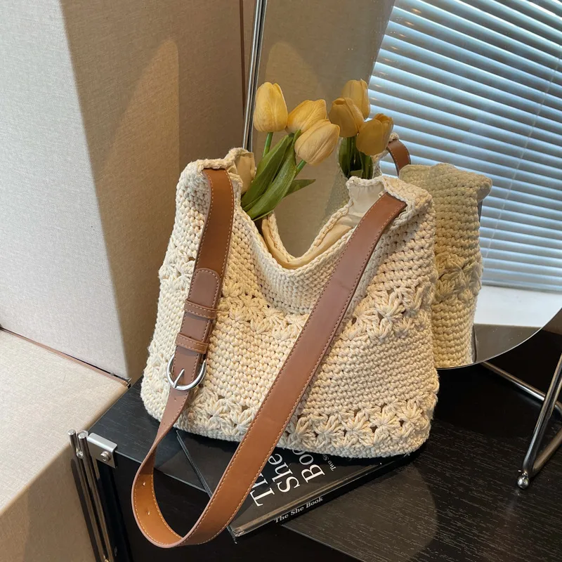 Large Capacity Women's Fabric Shoulder Bag with Single Shoulder Strap Featuring Braid Design in Square Shape