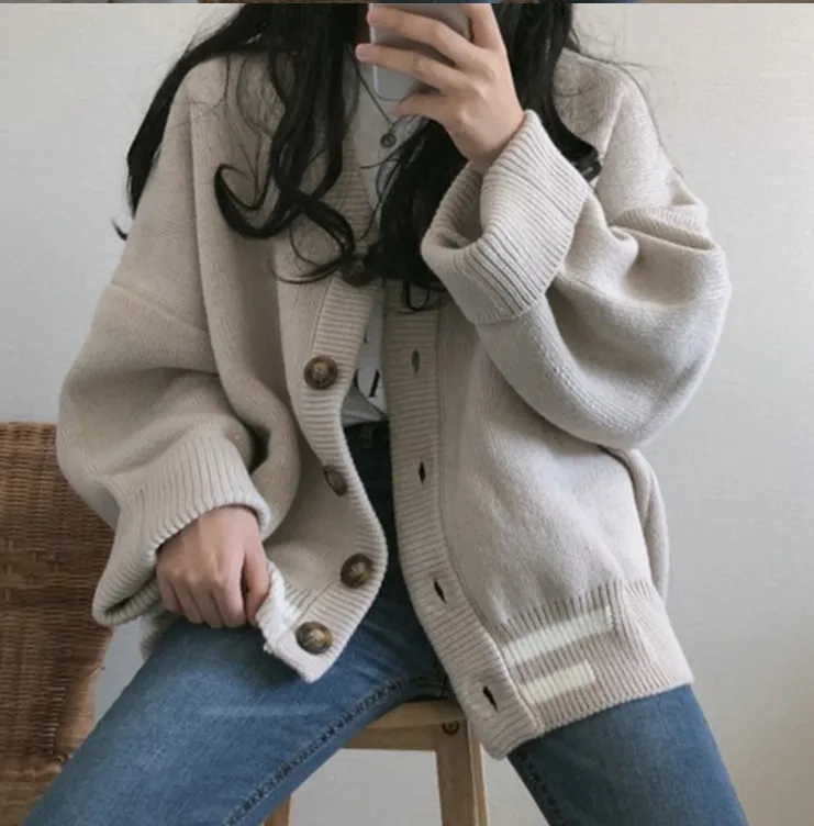 Casual Long Sleeve Knit Sweater for Women with Round Neck and Single Breasted Button Detail