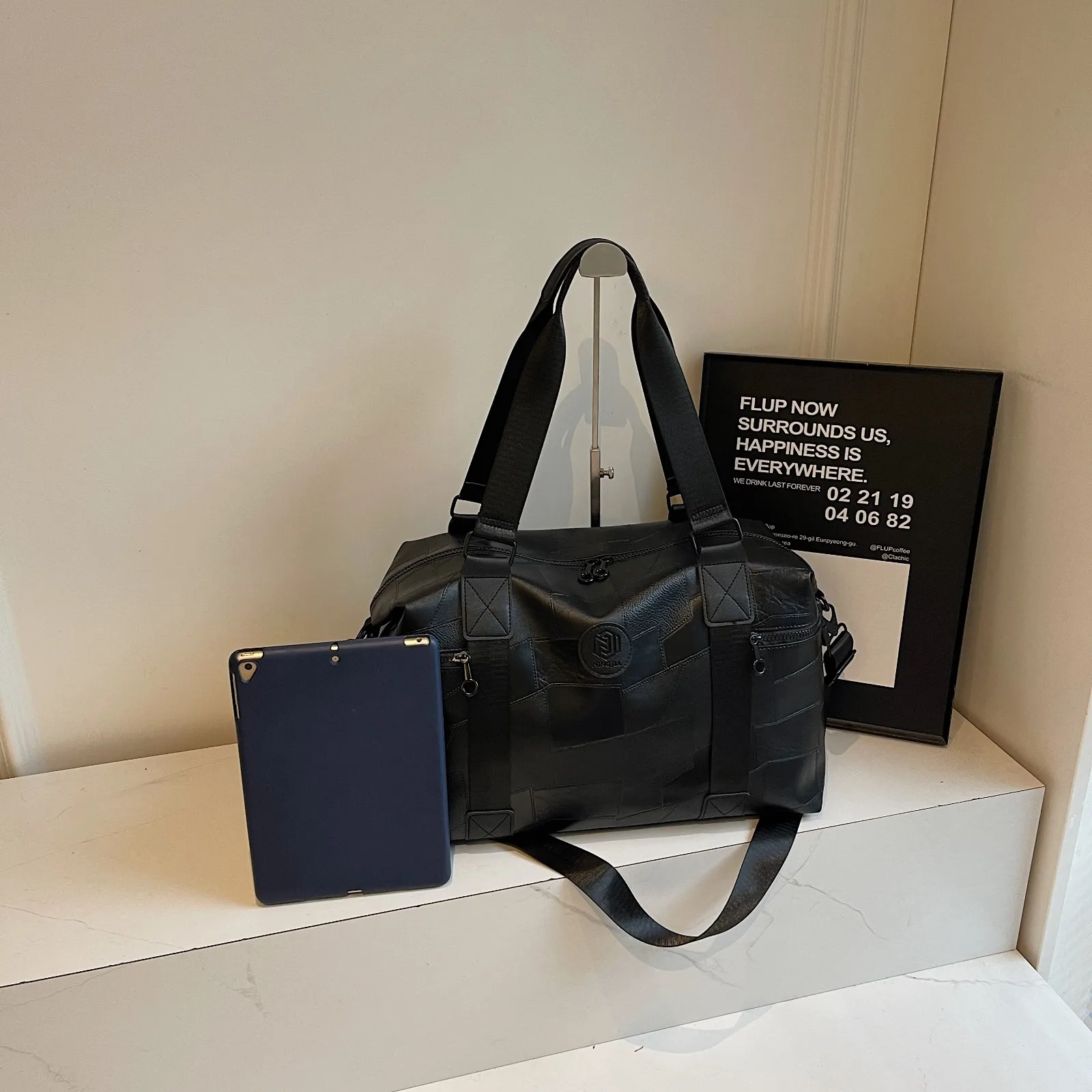 Unisex Geometric Travel Bag in PU Leather with Water Repellent Function