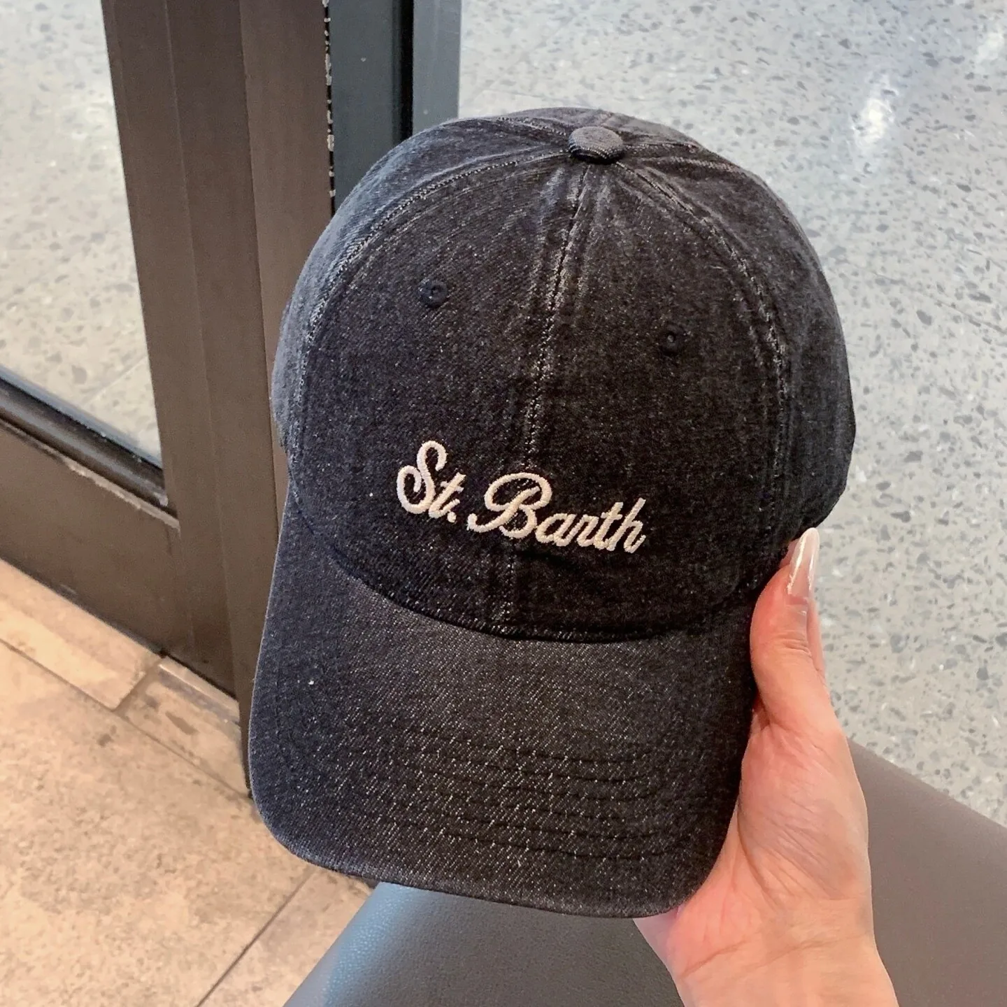 Unisex Cowboy Style Baseball Cap with Curved Brim, Denim Material Featuring Embroidery and UV Protection