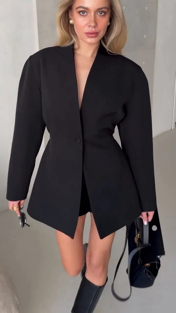 Long Sleeve Polyester Blazer with V Neck and Single Breasted Closure, Regular Sleeve Style