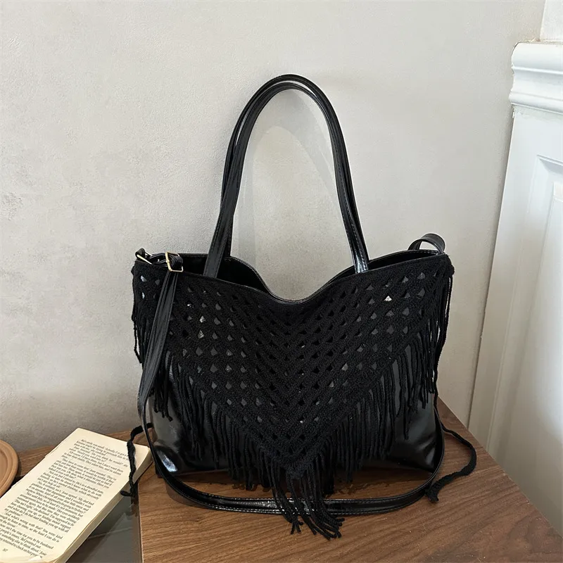 Solid Color Square PU Leather Tote Bag with Tassel, Single Shoulder Strap, Perfect for Spring and Summer
