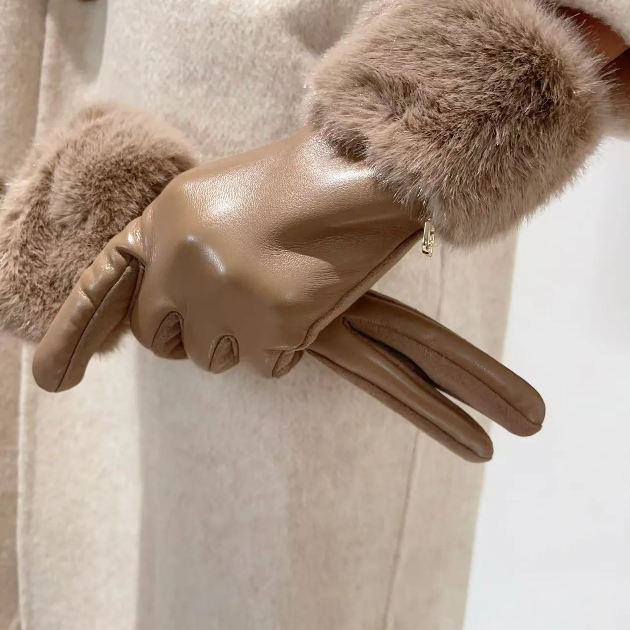 Luxury Suede Winter Gloves with Fox Fur and Fleece Lining for Unisex Cold Weather Cycling