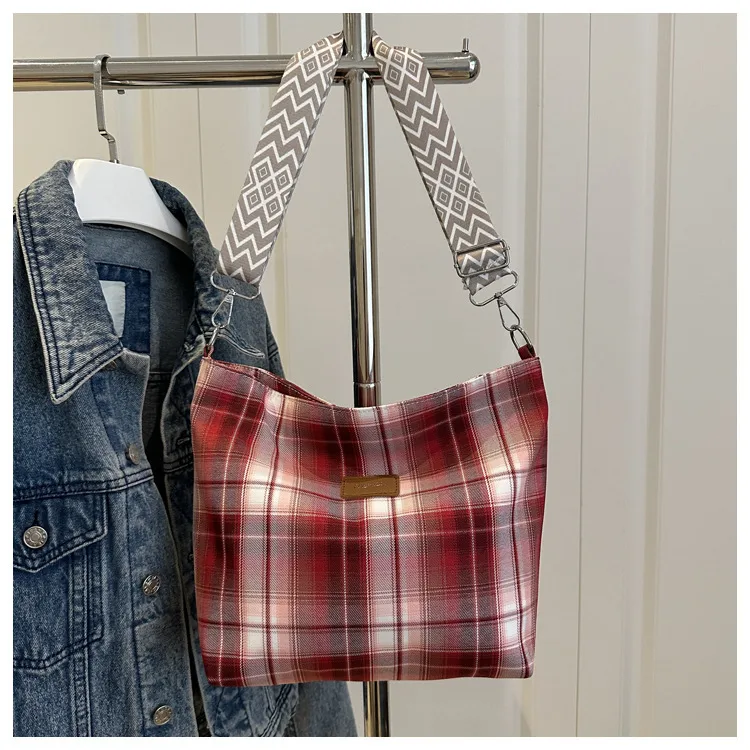 Large Square PU Tote Bag with Zipper and Sewing Thread Detail