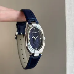 Women's Oval Dial Quartz Watch with Ordinary Glass Mirror and Pointer Display, Featuring Pin Buckle Strap