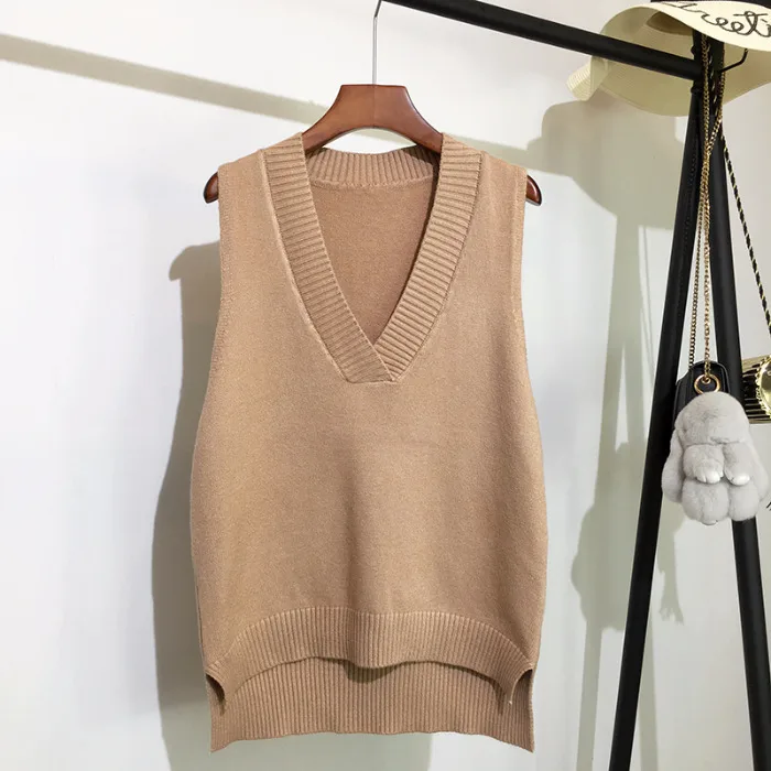 Elegant Loose Sleeveless V Neck Polyester Sweater for Women