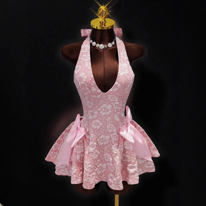 Solid Color Sexy Sleeveless Halter Neck Swing Dress for Banquet, Made with Comfortable Polyester Fabric