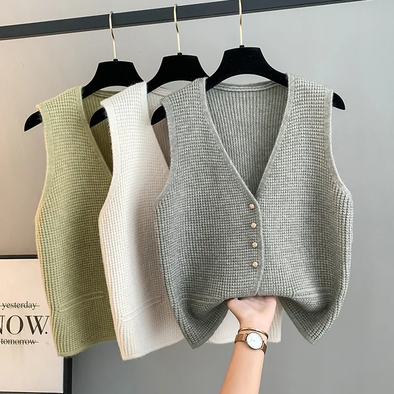 Sleeveless V-Neck Solid Color Lazy Style Arctic Velvet Sweater