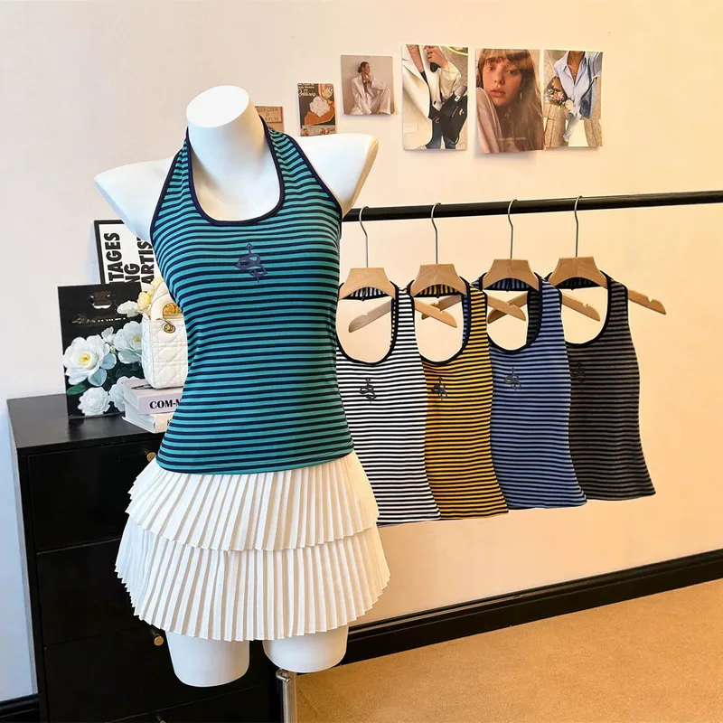 Stripe Sleeveless Women’s Vest in Black & White with Padded Craft, Simple Style, Artificial Cotton Fabric