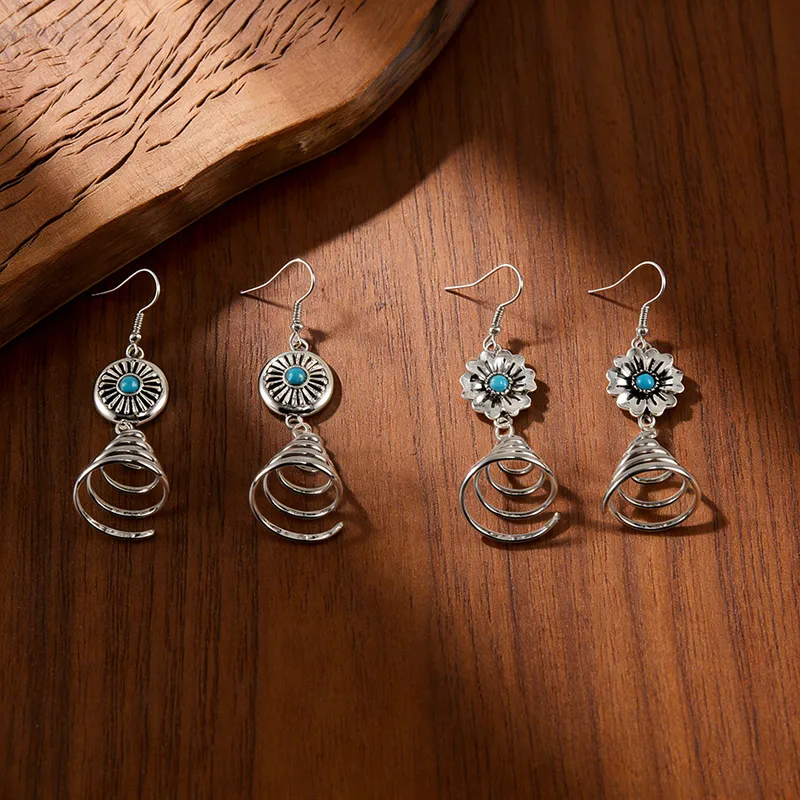Retro Flowers Earrings for Women in Zinc Alloy with Turquoise Inlay and Iron Studs