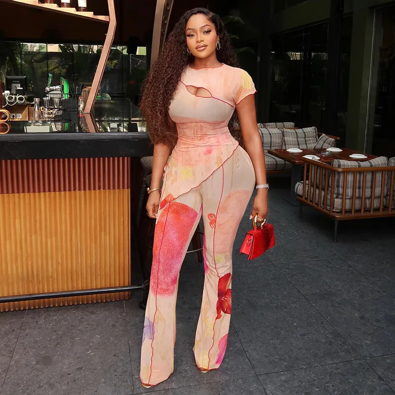 Sexy Pant Co-ord Set in Polyester Featuring Hollow Out Printing with Short Regular Sleeves, 2 Pieces Set